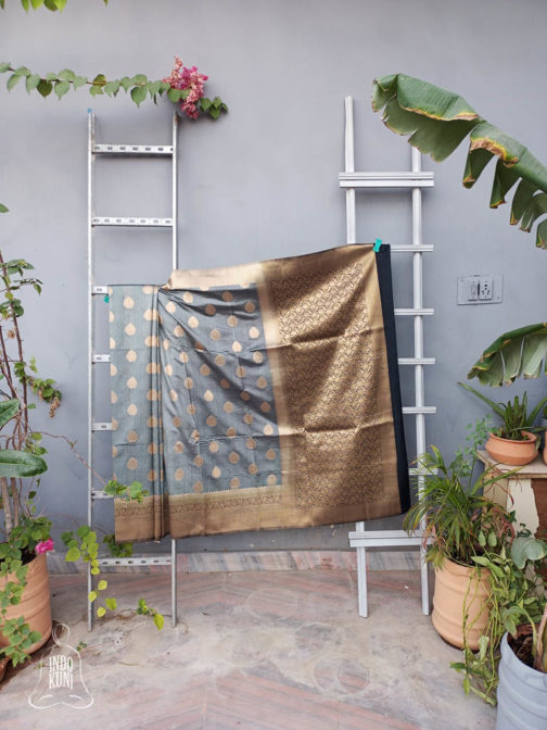 Banarasi Soft Silk Light Grey Saree With Bright Golden Zari Boota And Heavy Zari Border And Anchal In Black base