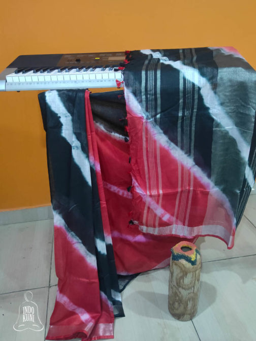 Linen Shibori Saree Red And Black Combo White Thick Striped Pattern On Body With Silver Zari Border And Anchal