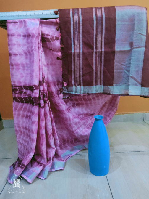 Linen Shibori Saree Mauve And White Colored Pattern On Body With Silver Zari Border And Anchal