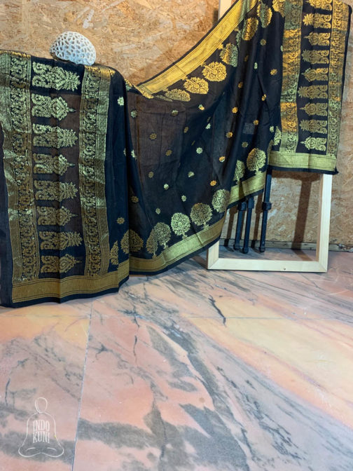 Banarasi Silk Cotton Dupatta Black color and zari vriksha boota along side the zari border and small floral boota in the body accompanied with intricate zari boota (anchal style) pattern at the sides